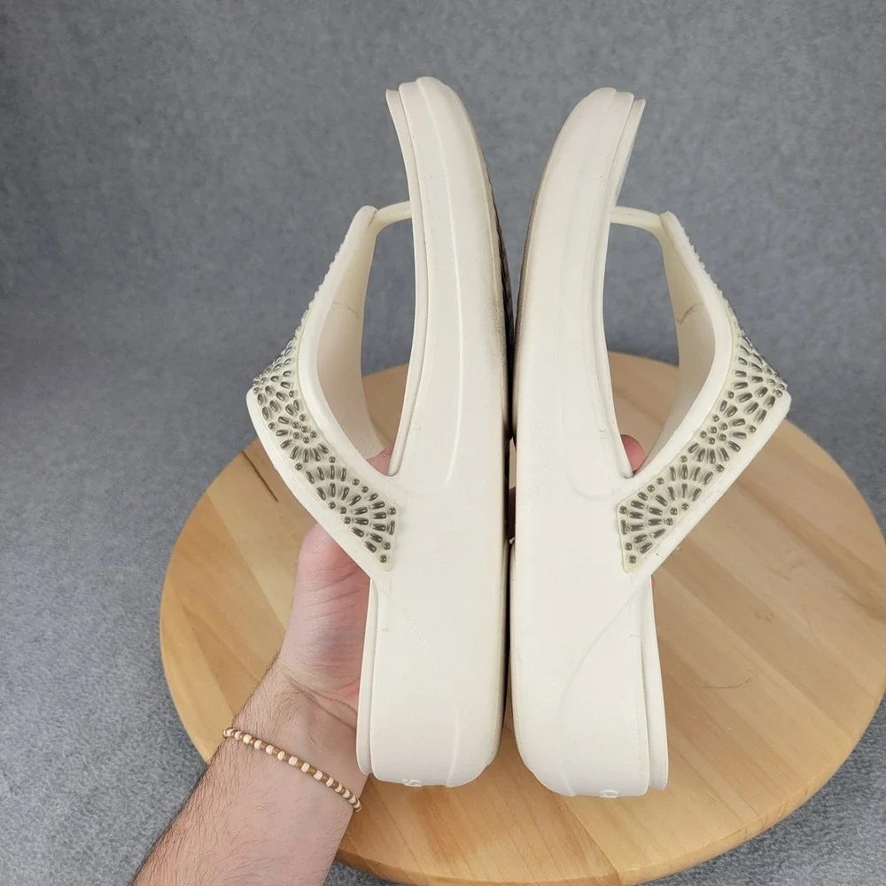 Crocs Monterey Shimmer Wedge Flip Flops Stucco White Metallic‎ Sandals Size 7